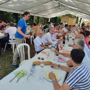 repas sous barnum Au Grand Air