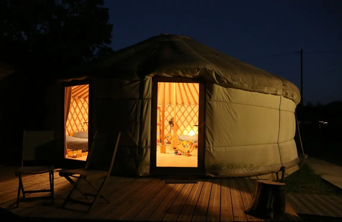 sejour-insolite-rhone-alpes (1) nuit insolite en yourte en auvergne-rhône-alpes