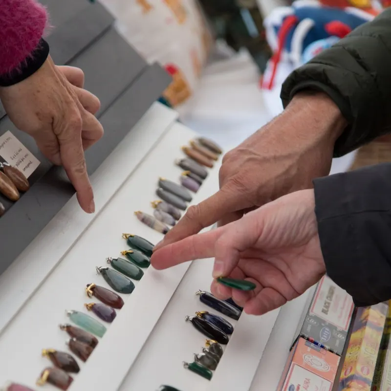 stand lithothérapie marché noël dans l'ain en 2025