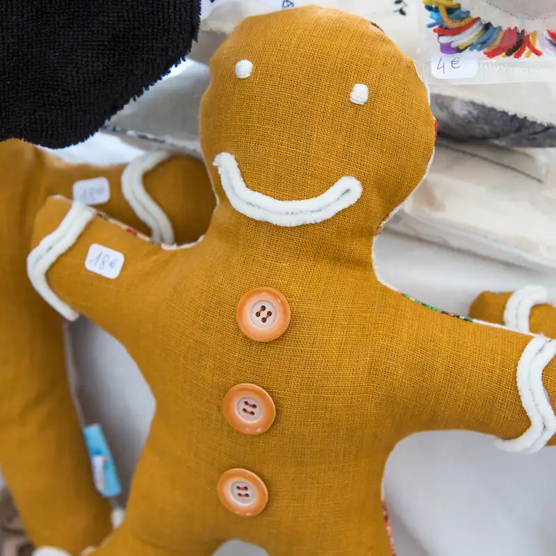 doudous fabriqués à Vonnas sur un marché de Noël