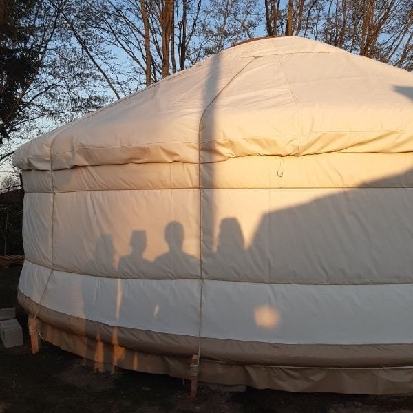 hébergement insolite monté en famille dans l'Ain