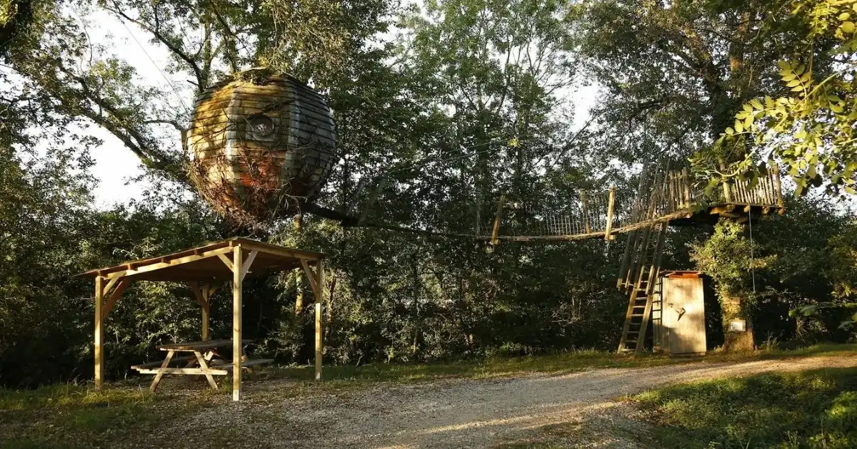 cabane perchée domaine de la dombes vers lyon