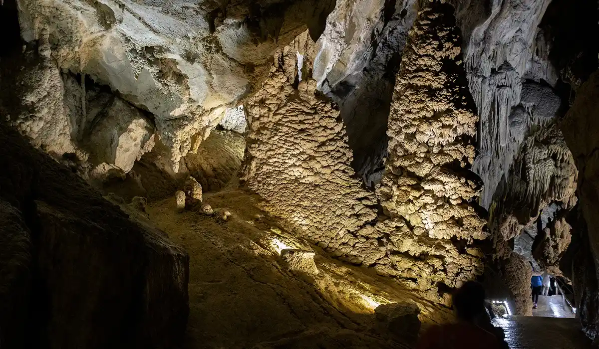 les grottes du cerdon près de bourg-en-bresse