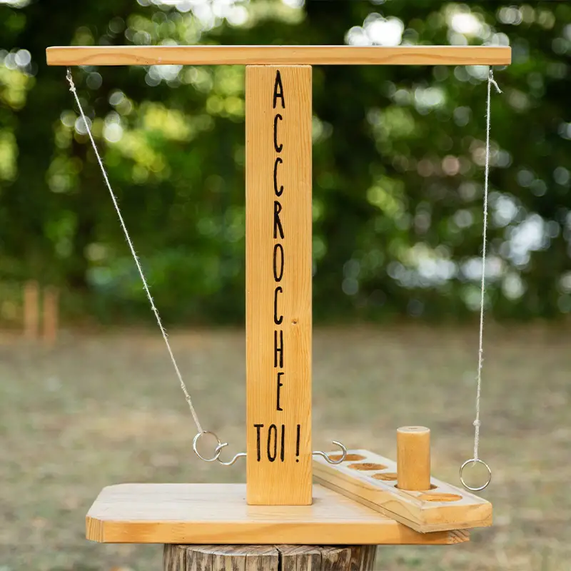 jeu "accroche-toi" en bois - Disponible à la location à Vonnas (Au Grand Air)