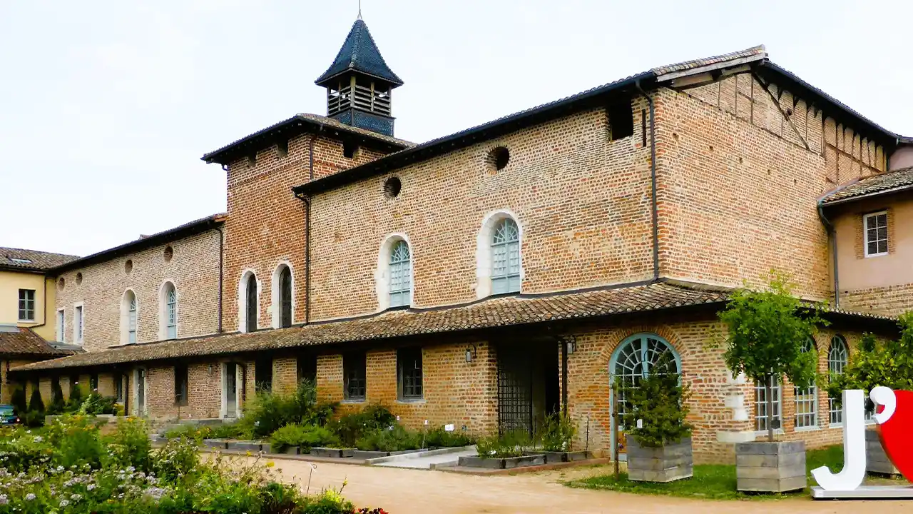 vue de l'extérieur de l'ancien hôpital de Châtillon-sur-Chalaronne