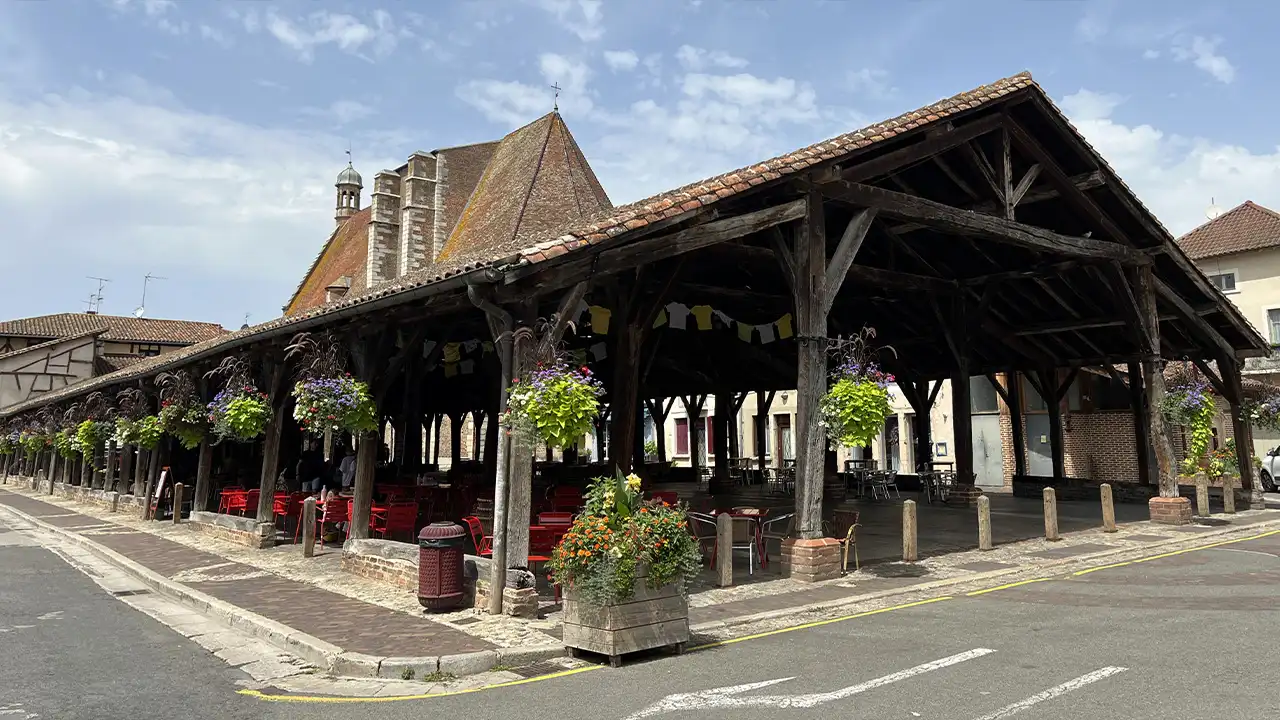 les halles de Châtillon-sur-Chalaronne dans l'Ain