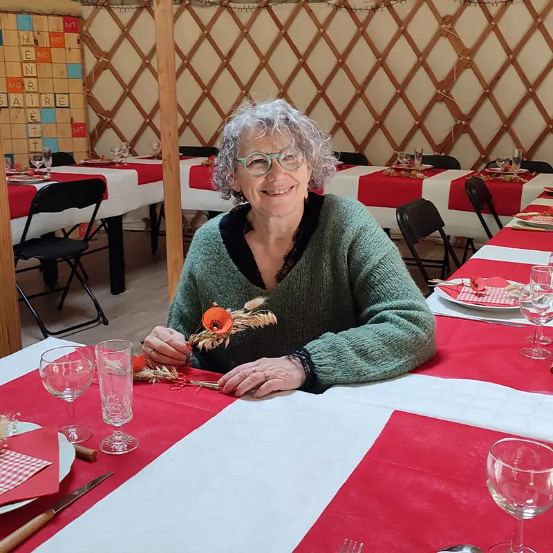 Anniversaire dans la yourte - Au Grand Air (Vonnas) salle d'anniversaire aménagée et décorée pour un anniversaire 30 personnes (Au Grand Air, Ain)